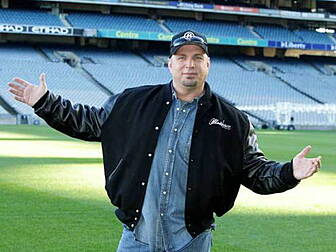Garth Brooks Fan Stage Protest